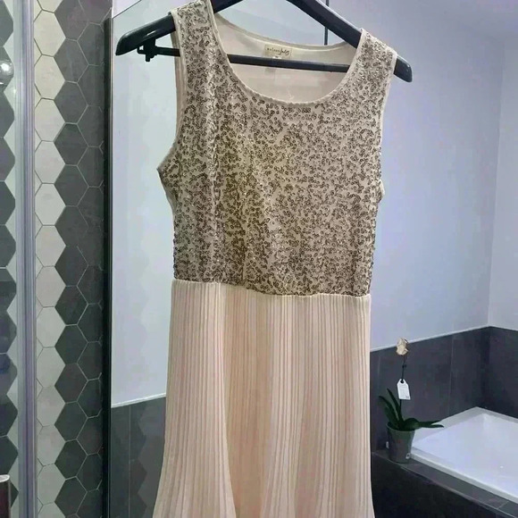 Beautiful cocktail, party dress. Worn  once - Picture 2 of 5